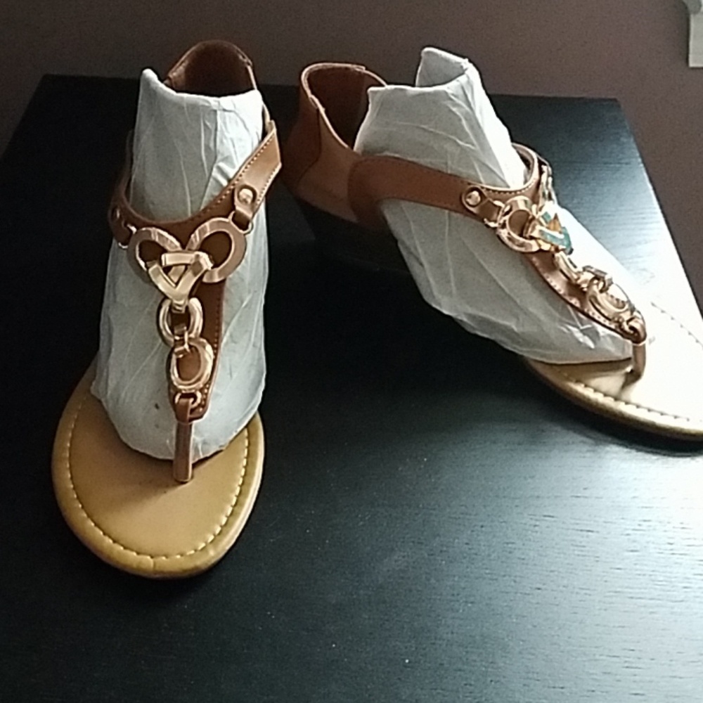 Women Goldtone Chain link Thong Wedge Sandals